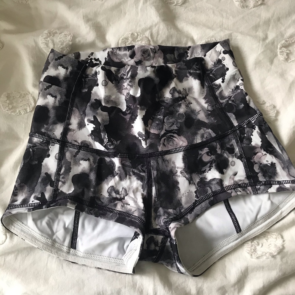Lululemon Wunder Shorts 2” luxtreme